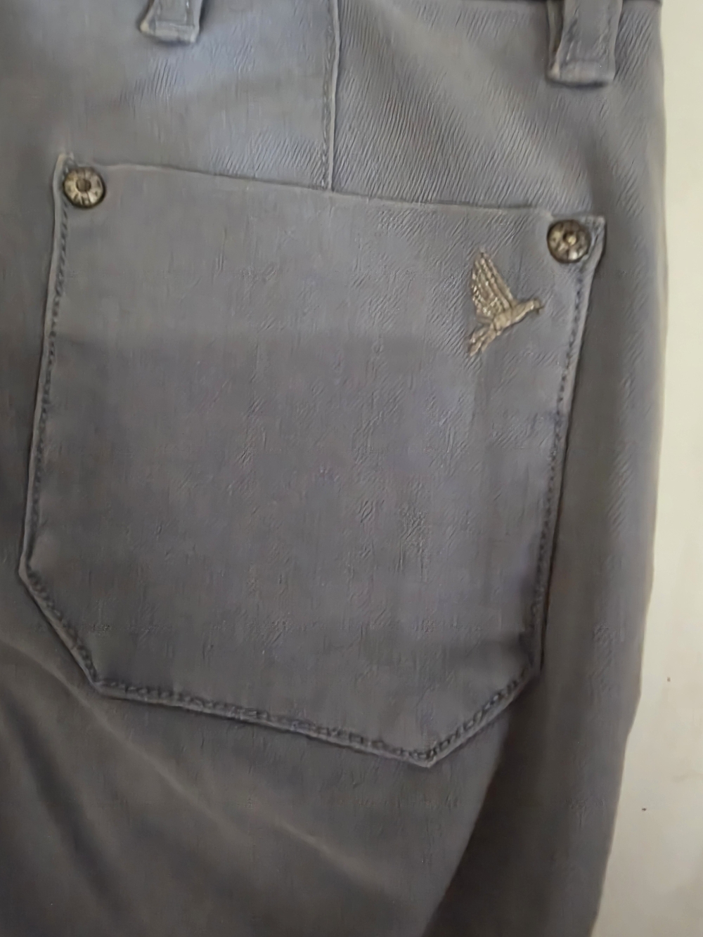 Mid-Rise Flare Jeans in Dusty Blue Size 26 - Picture 6 of 7